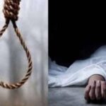 कमरे में लटकता मिला डाक कर्मी