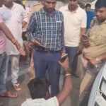 खनन अधिकारी को वाहन चालकों ने घेरा, किया हंगामा