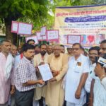 विकास भवन में जिले के कोटेदारों भरी हुंकार